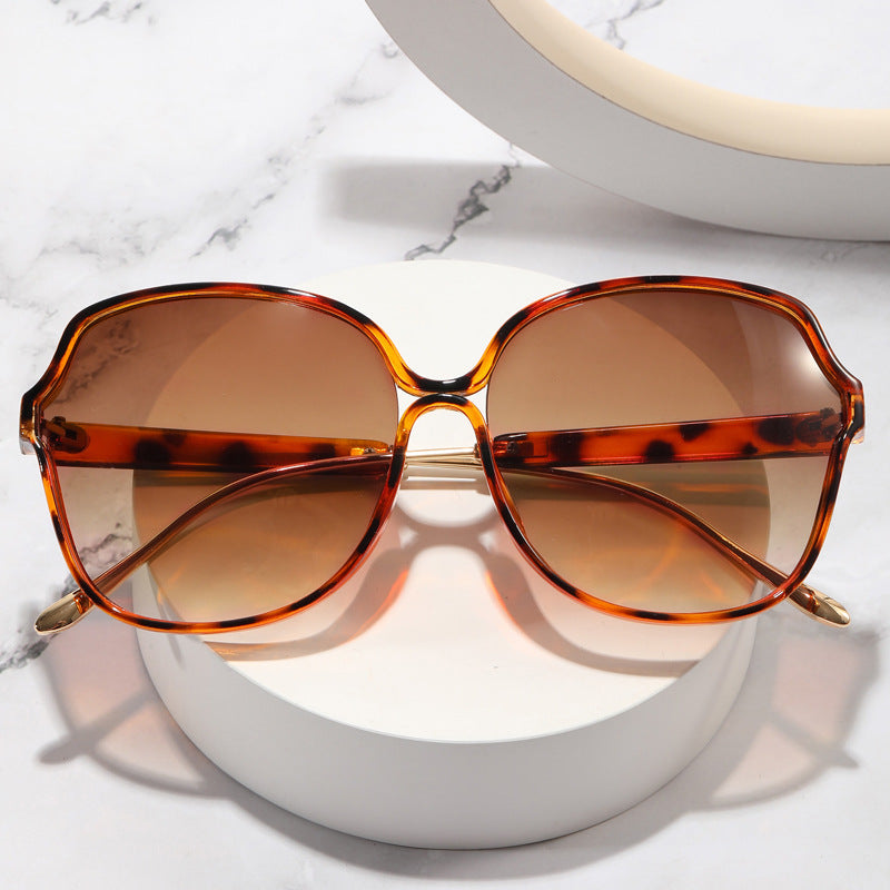 Damen Sonnenbrille im eleganten oversized Design Karnz