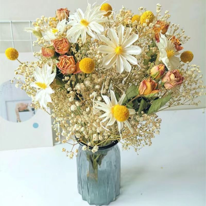 Getrockter Blumenoasen-Tischmittelpunkt