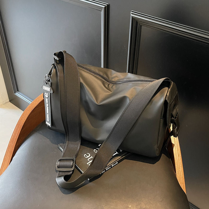 Elegante Mehrzweck-Schultertasche Karnz