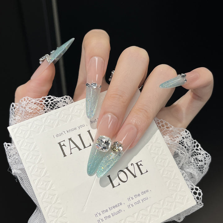 Glamouröse kristallverzierte Stiletto Press-On-Nagelerweiterungen Karnz