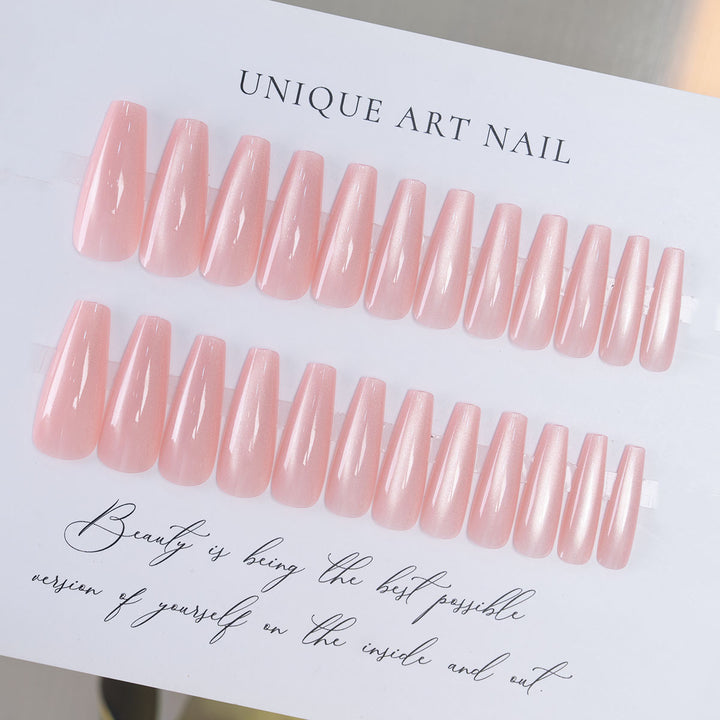 Elegantes Press-On Nageldesign-Set mit einzigartigem Design