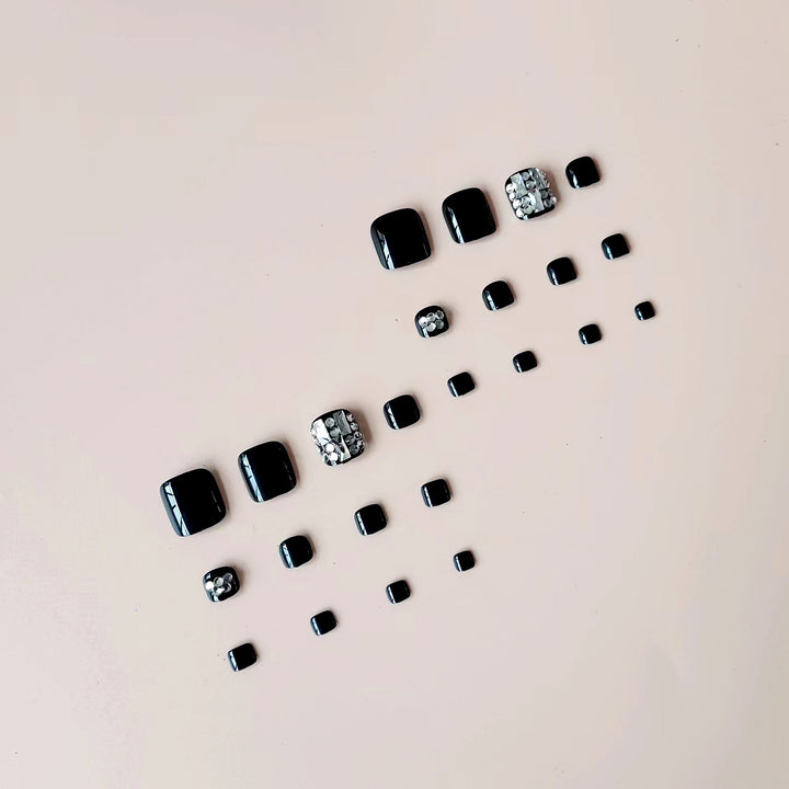 Kunstnagelset mit Eleganten Strass- und Glitzerakzenten Karnz