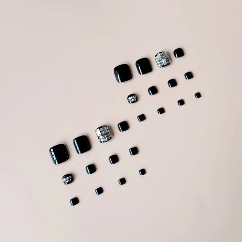 Kunstnagelset mit Eleganten Strass- und Glitzerakzenten Karnz