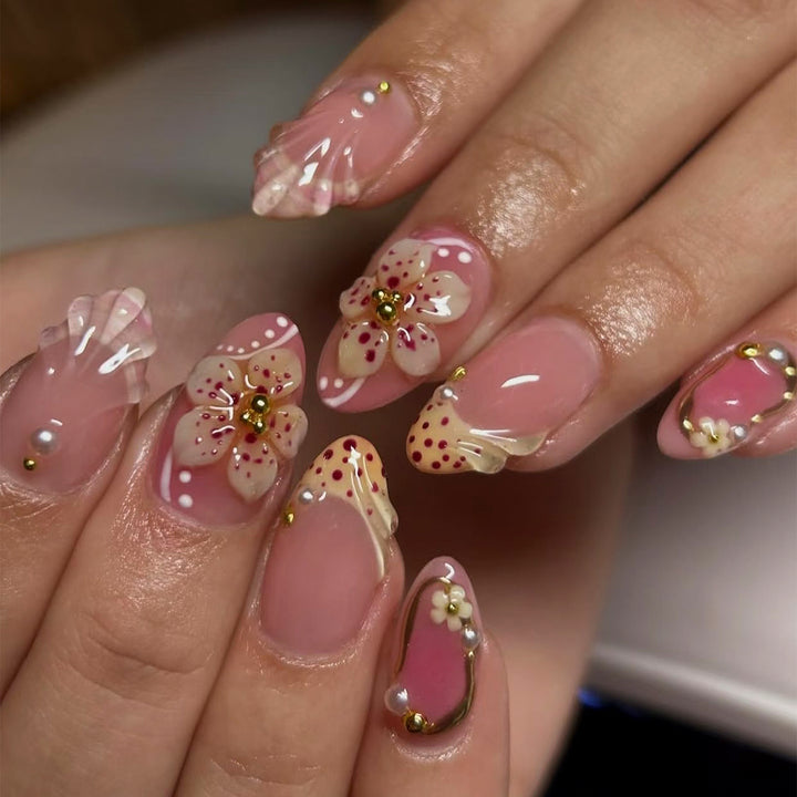 Kunstvolle Nail Art Karnz