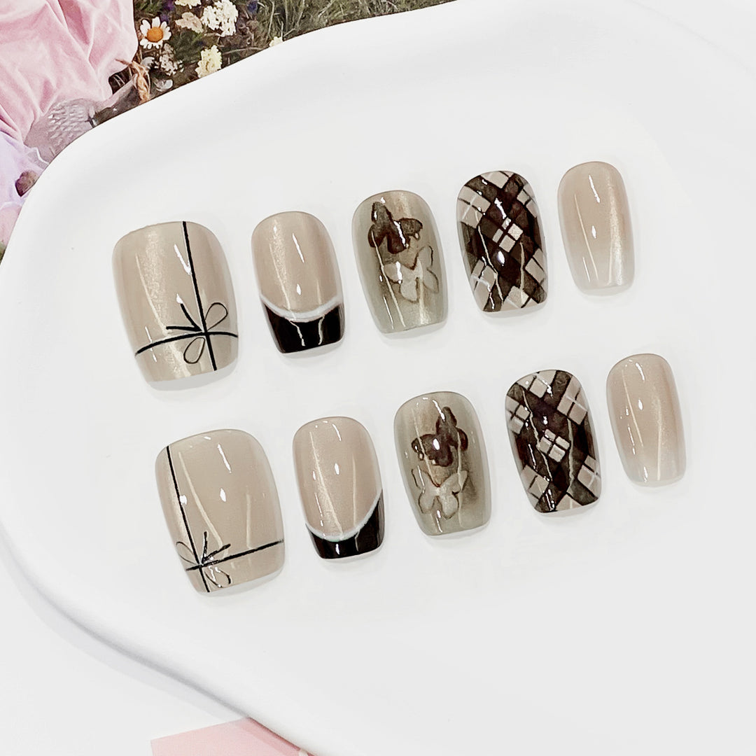 Kunstvolle Nagelspitzen Karnz