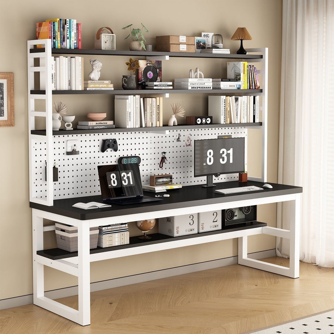 Multifunktionaler Arbeitsbereich mit Regal Karnz