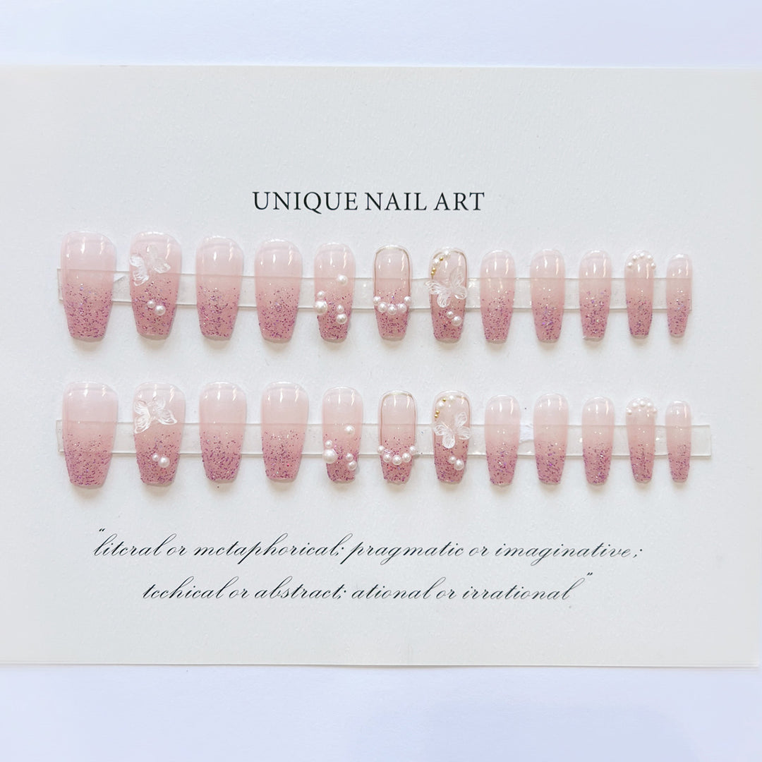 Dekoratives Press-on-Nagelset mit Schmetterlingsdesign