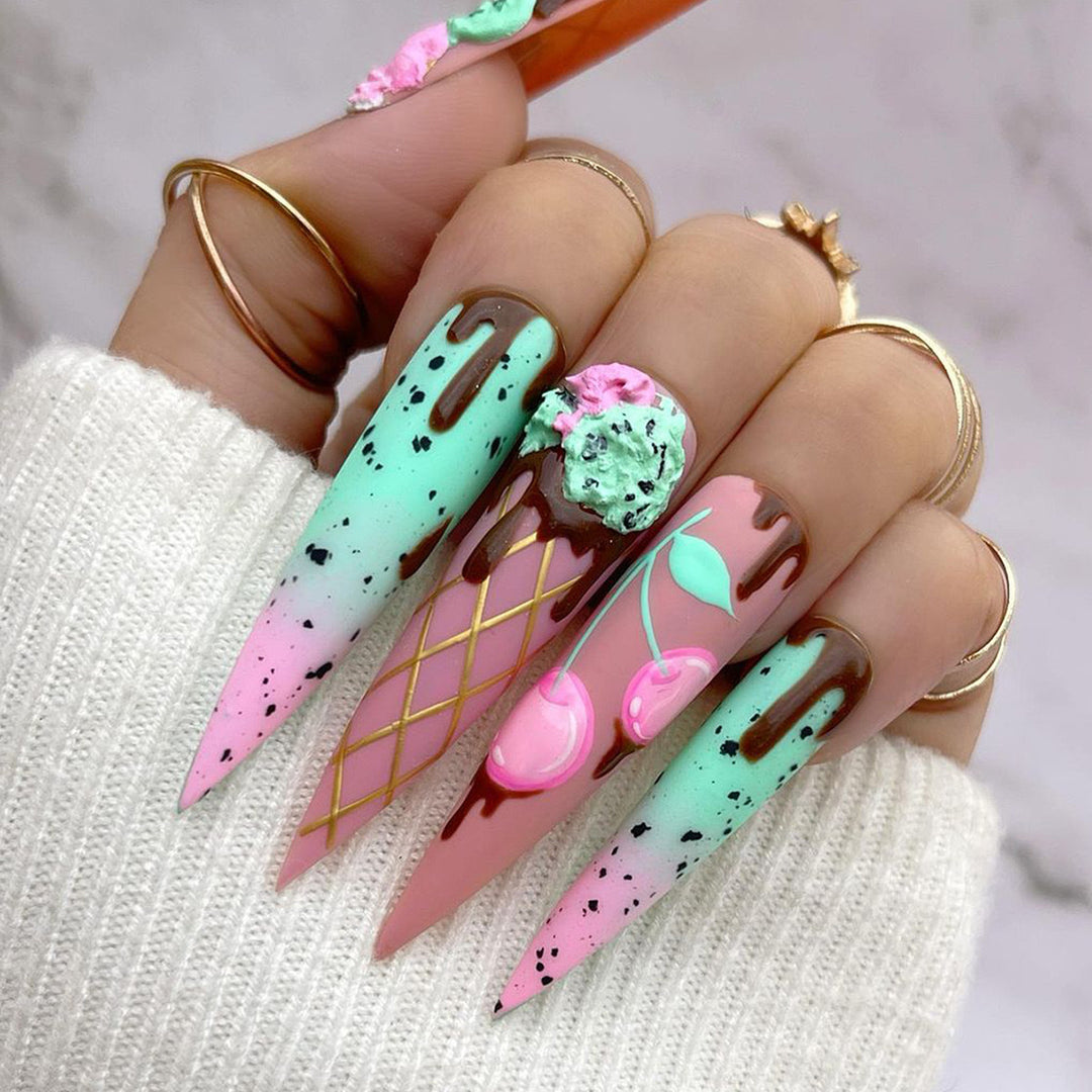 Kunstnagelset mit verspieltem Eiscreme-Design Karnz