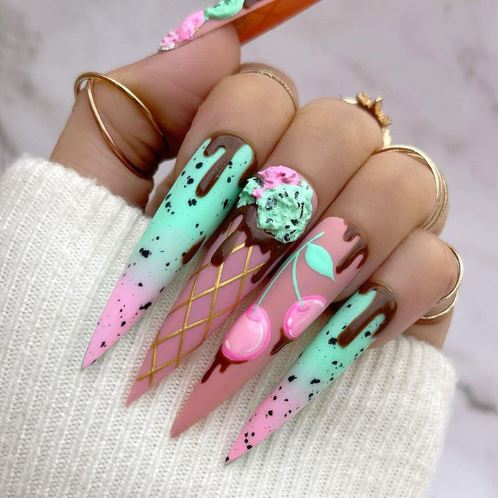Kunstnagelset mit verspieltem Eiscreme-Design Karnz