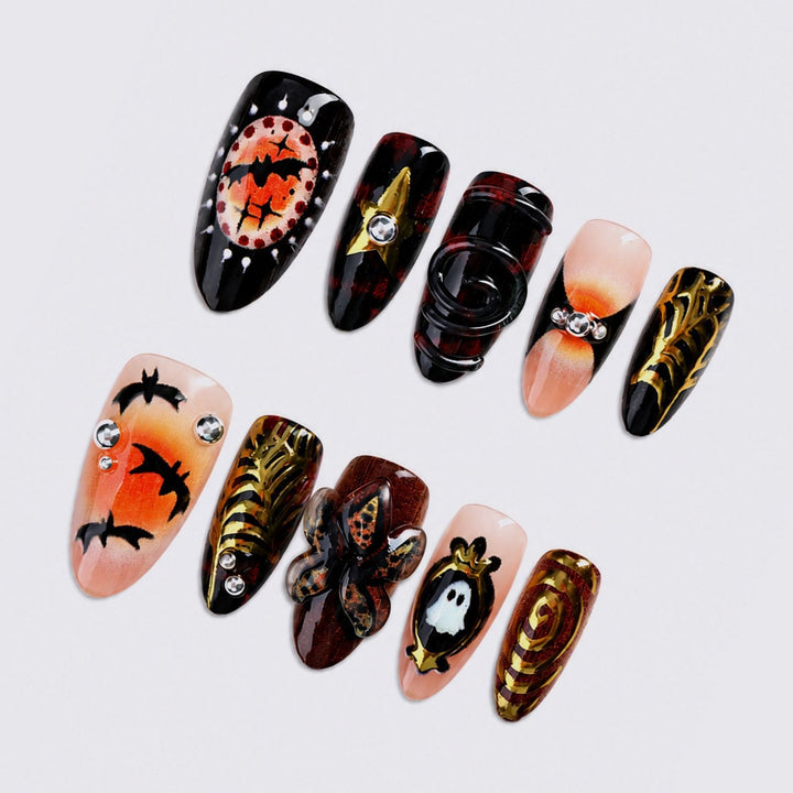 Kreatives Kunstnagelset mit gruseligen Halloween-Motiven Karnz
