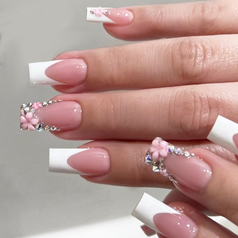 Dekoratives Press-On-Nagelset mit eleganten Akzentdesigns Karnz