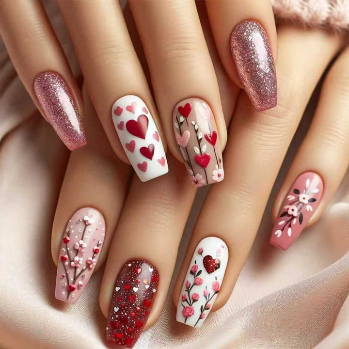 Künstlerische florale Nagelkunst Karnz