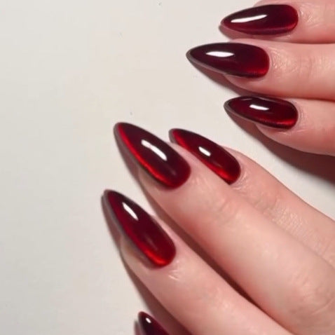 Glänzende Press-On Nagelspitzen Karnz