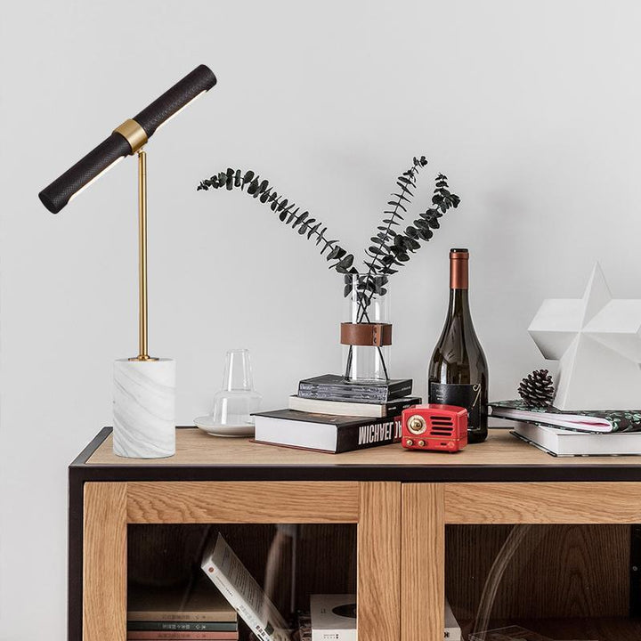 Moderne Marmor- und Messing-Stehlampe