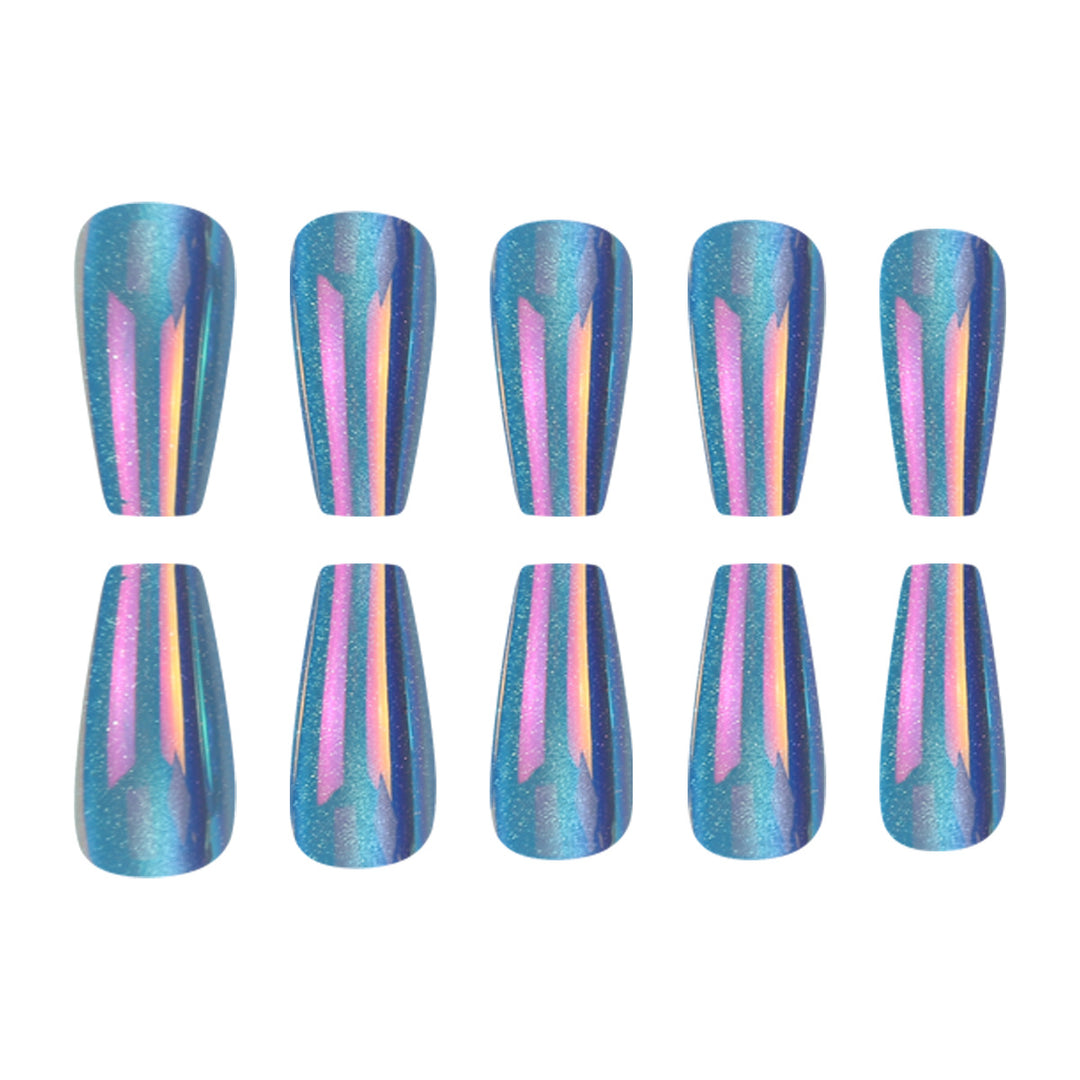 Glänzende Press-On-Nagelerweiterungen mit Glitzerstreifen Karnz