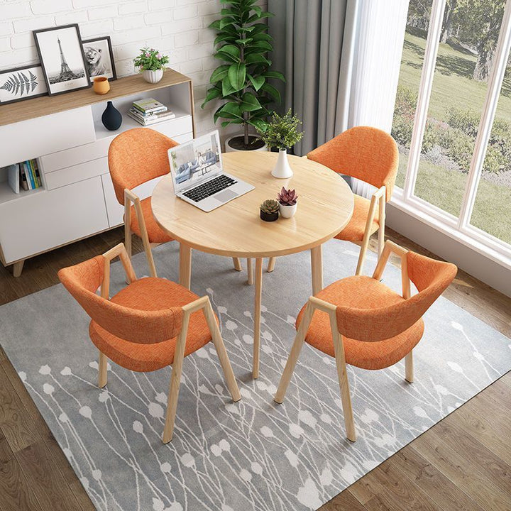 Esszimmerstuhl mit ergonomischer Polsterung und modernem Design Karnz