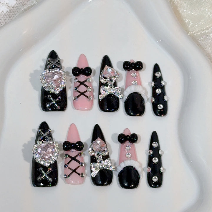 Glamouröse mit Strass verzierte Press-On Nägel
