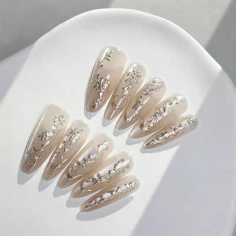 Künstlerisch Skulptierte Press-On Nails Karnz