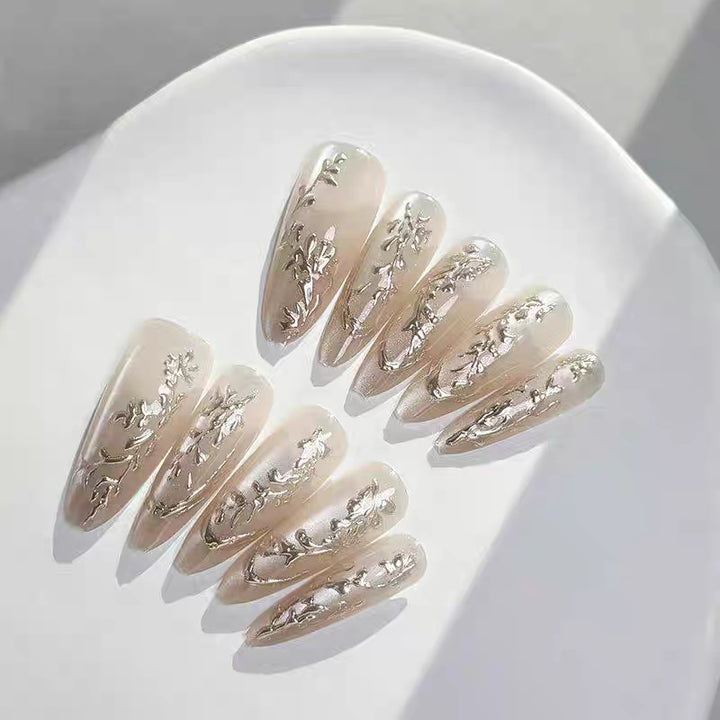 Künstlerisch Skulptierte Press-On Nails Karnz