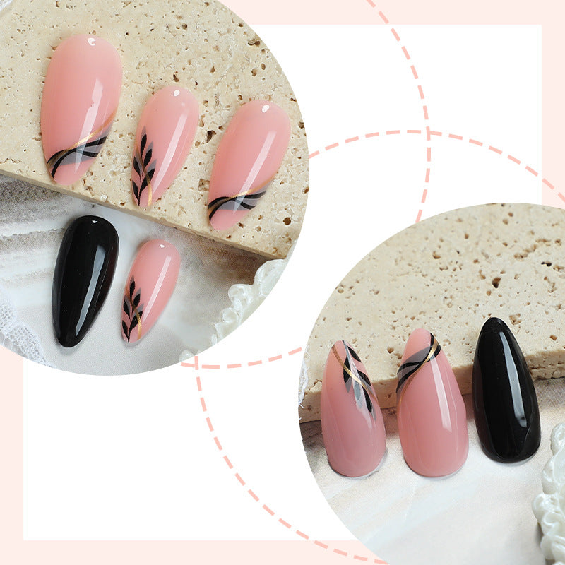 Elegantes Press-On-Nail-Art-Set mit künstlerischen Designs Karnz