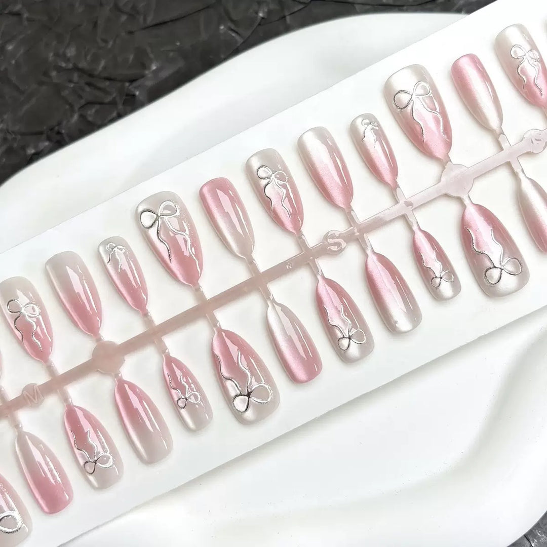 Elegante mit Rhinestones dekorierte Press-On Nägel