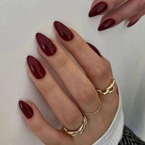 Elegante glänzende Mandel Press-On Nagelspitzen Karnz