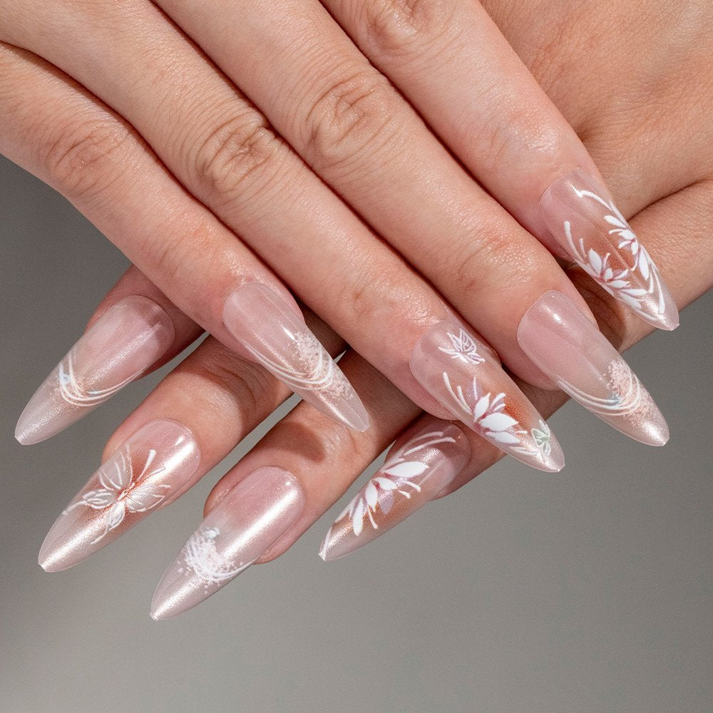 Blumeninspirierten Press-On Nagelverzierungen Karnz