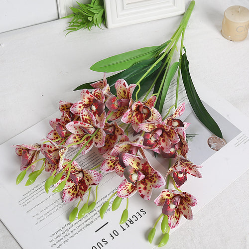 Realistischer Orchideenstängel