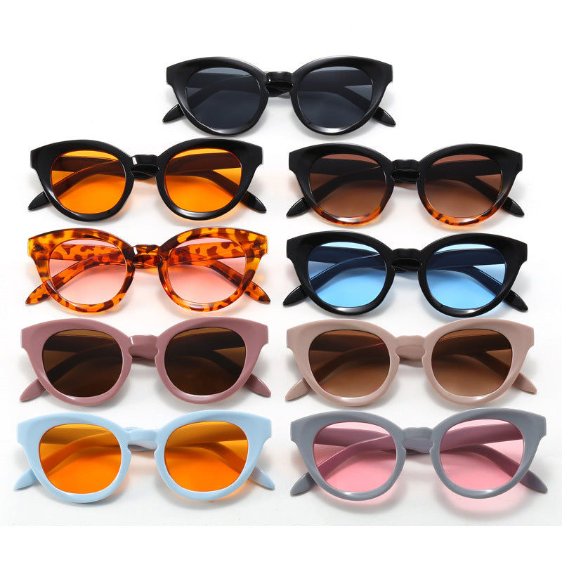 Damen modische Sonnenbrille mit feline Features Karnz