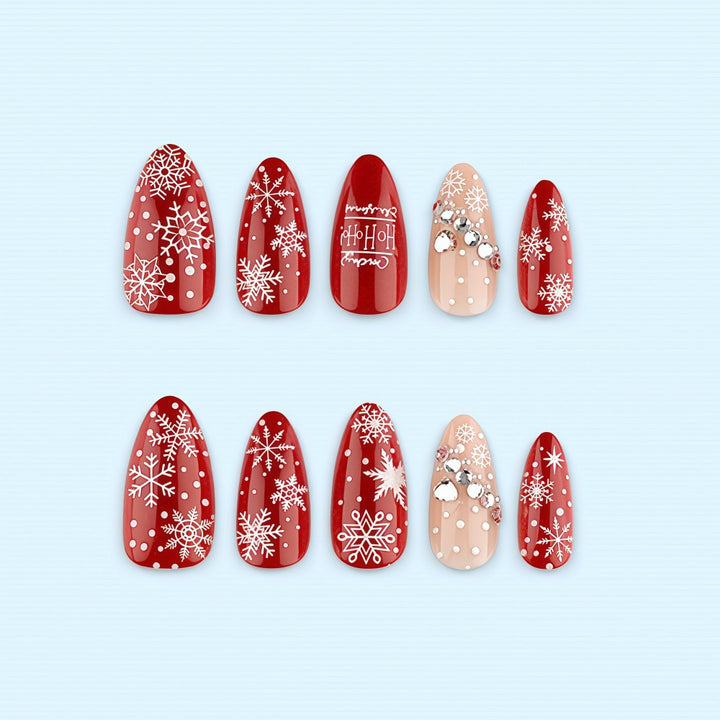 Kunstnägel im festlichen Weihnachtsdesign Karnz