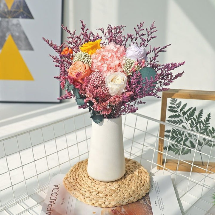 Elegante dekorative Schein- Blumenanordnung