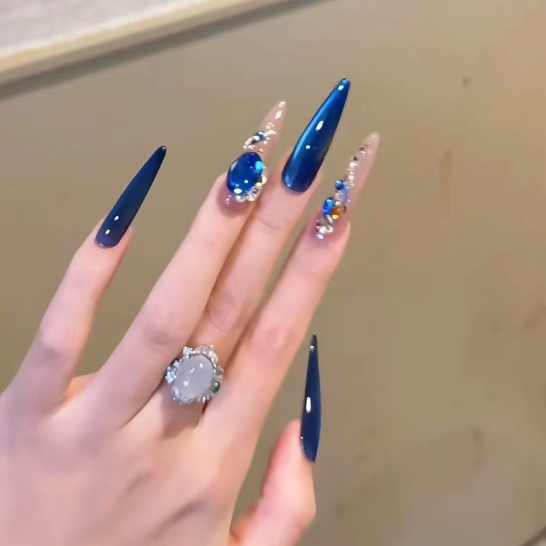 Glamouröse Stiletto Nagelkunst