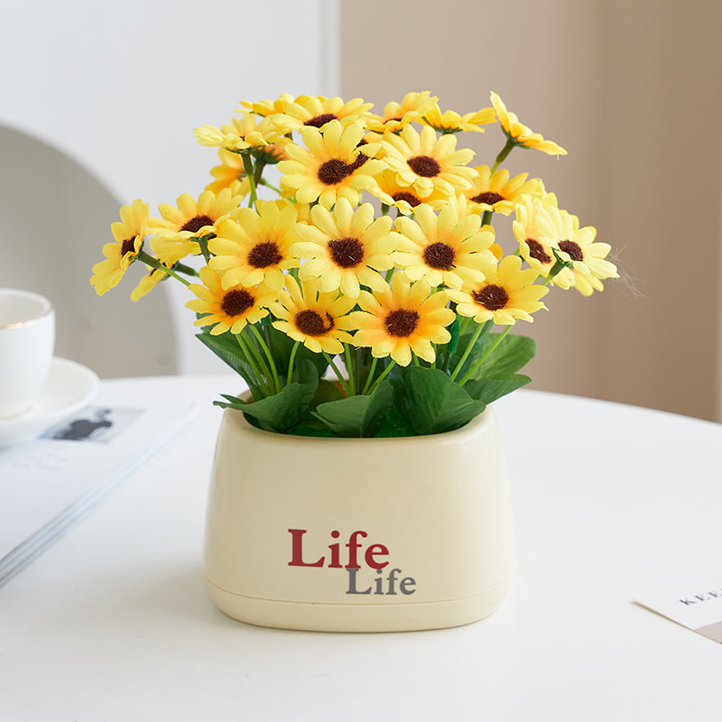 Lebensechte Dekorative Blumenanordnung