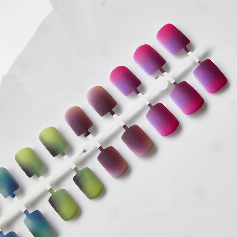 Kunstfingernägel Im Eleganten Ombre-Design Karnz