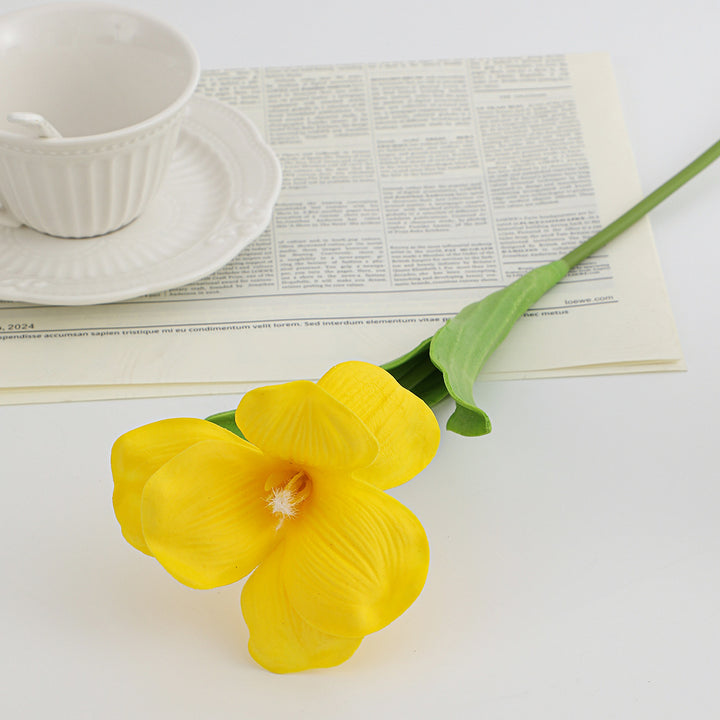 Künstlicher Orchideenblütenzweig mit realistischen Details Karnz