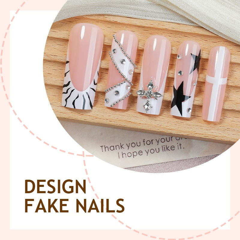 Kunstnagelset mit floralen und modernen Designs Karnz