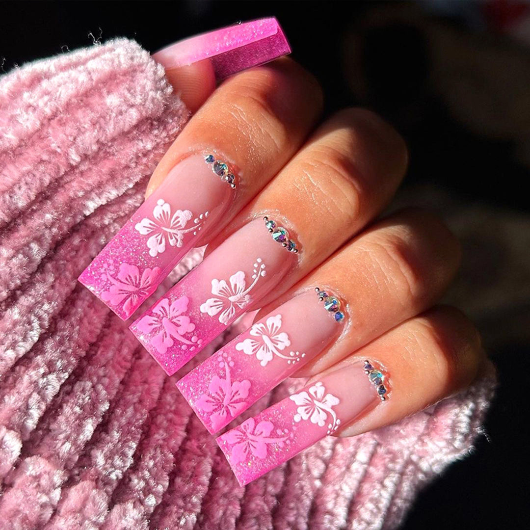 Dekorative florale Nagelverlängerungen