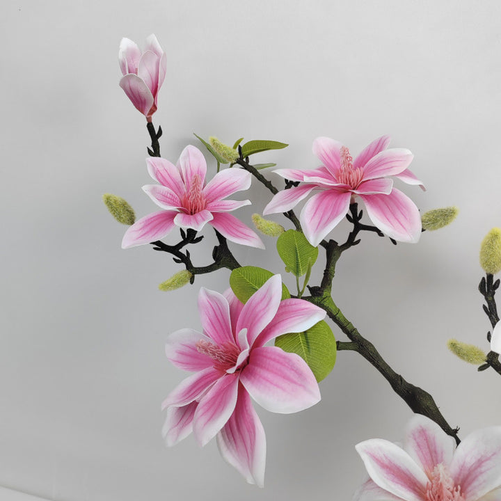 Lebensechte Blumenspitze mit weichen Blütenblättern