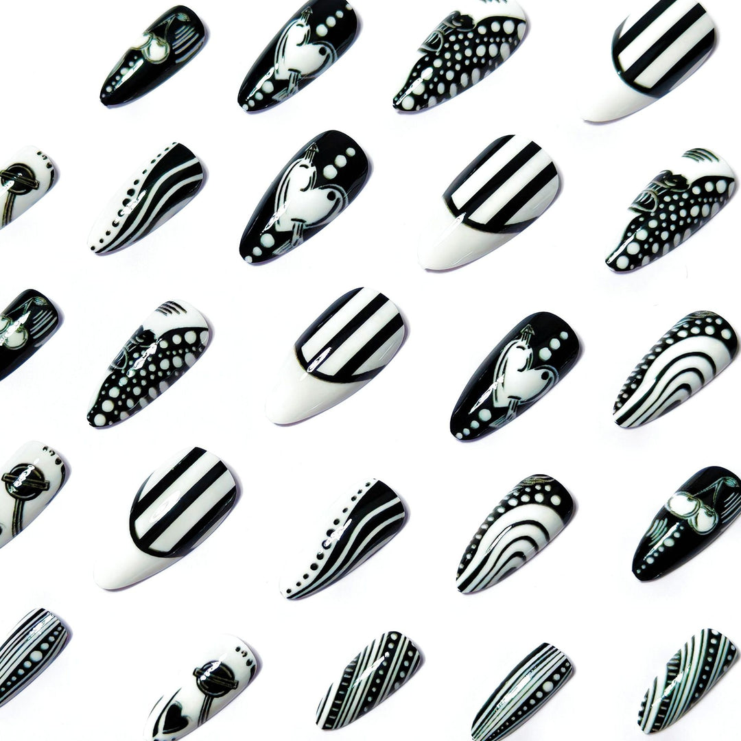Kreative Kunstnägel Im Eleganten Schwarz-Weiß-Design Karnz