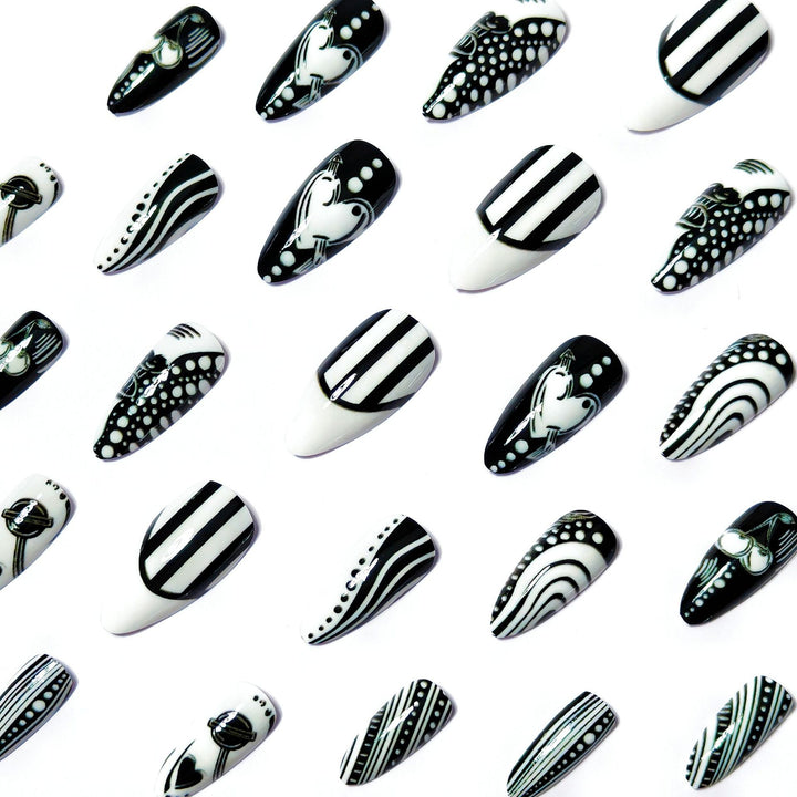 Kreative Kunstnägel Im Eleganten Schwarz-Weiß-Design Karnz