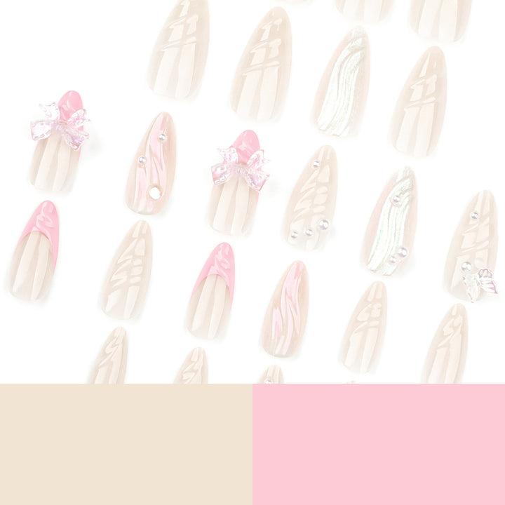 Kunstvolle Stiletto-Nägel mit Glitzer- und Schmetterlingsdesign Karnz