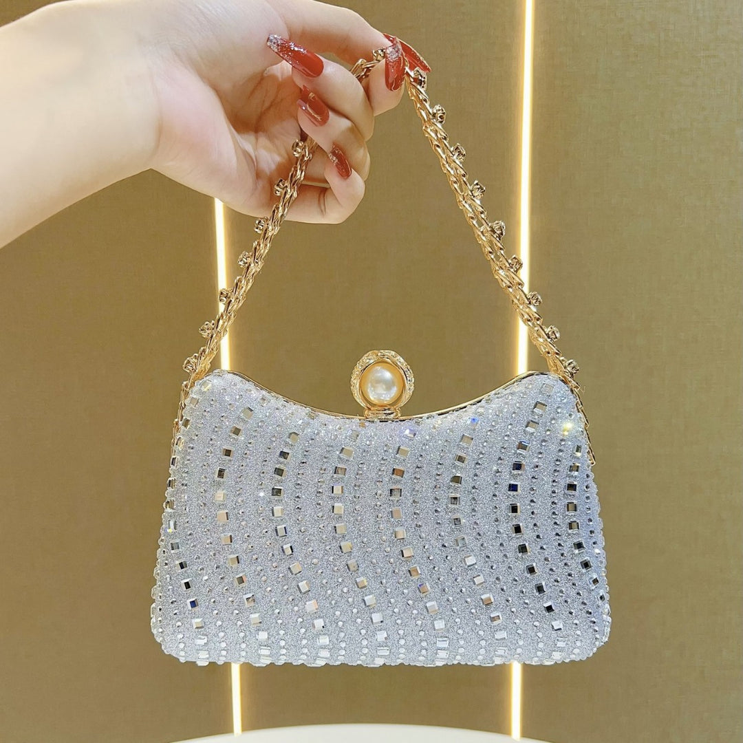 Perlenakzentierte Perlen-Abend-Clutch