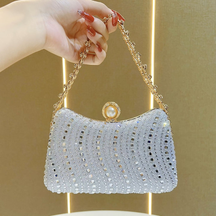 Perlenakzentierte Perlen-Abend-Clutch