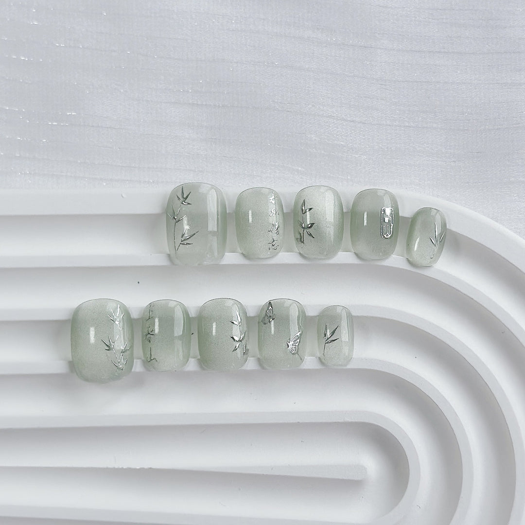 Künstlerisches Press-On Nagelkunstset mit Herz- und himmlischen Designs