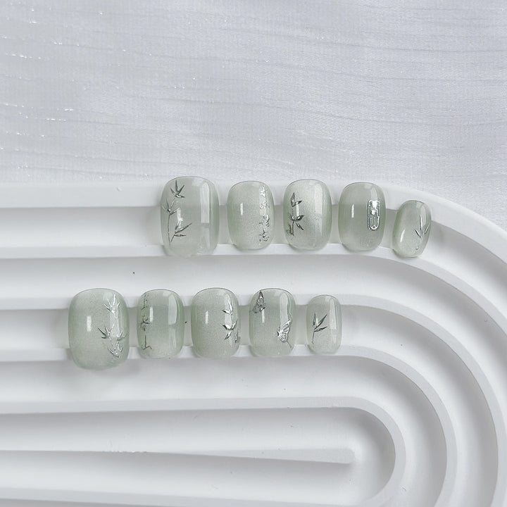 Künstlerisches Press-On Nagelkunstset mit Herz- und himmlischen Designs