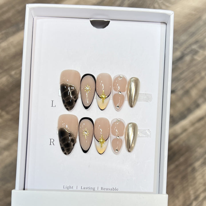 Dekorativer Floral Stiletto Press-On Nail Set Karnz