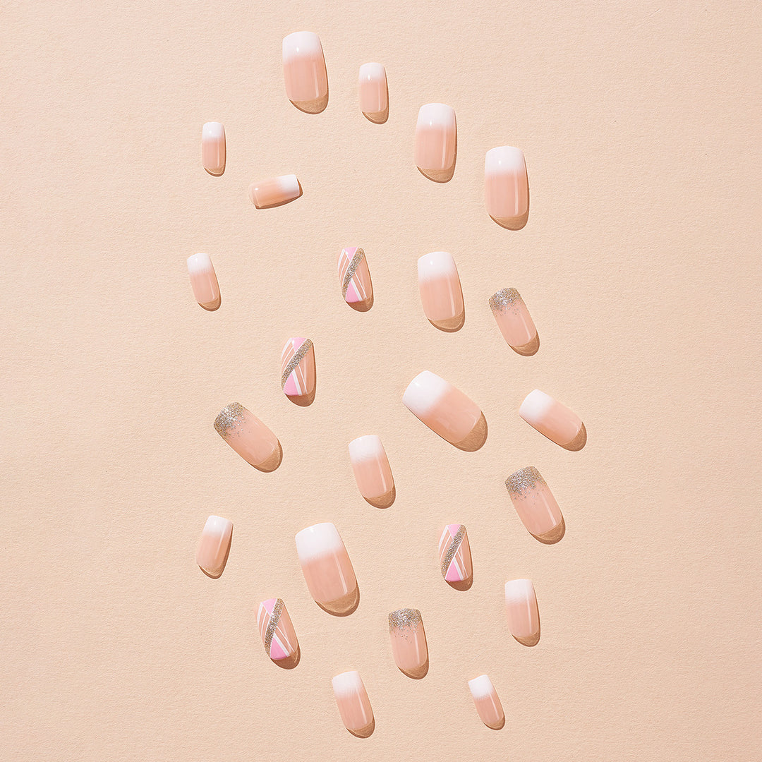 Glamouröses French Tip Press-On Nagelkunst Set