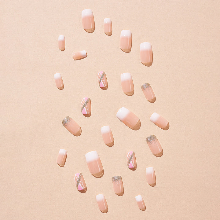 Glamouröses French Tip Press-On Nagelkunst Set