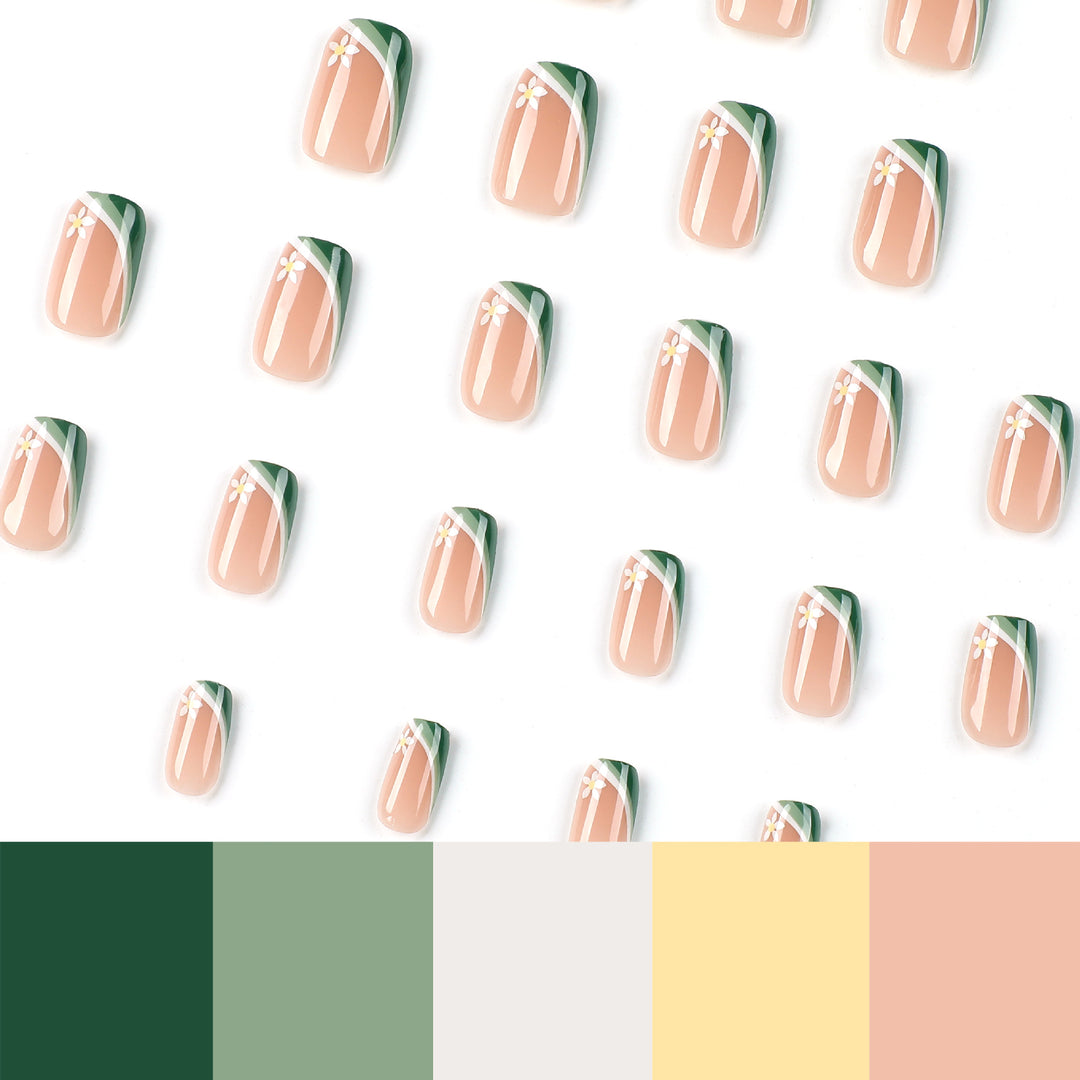 Kunstnägel mit Blumendesign Karnz