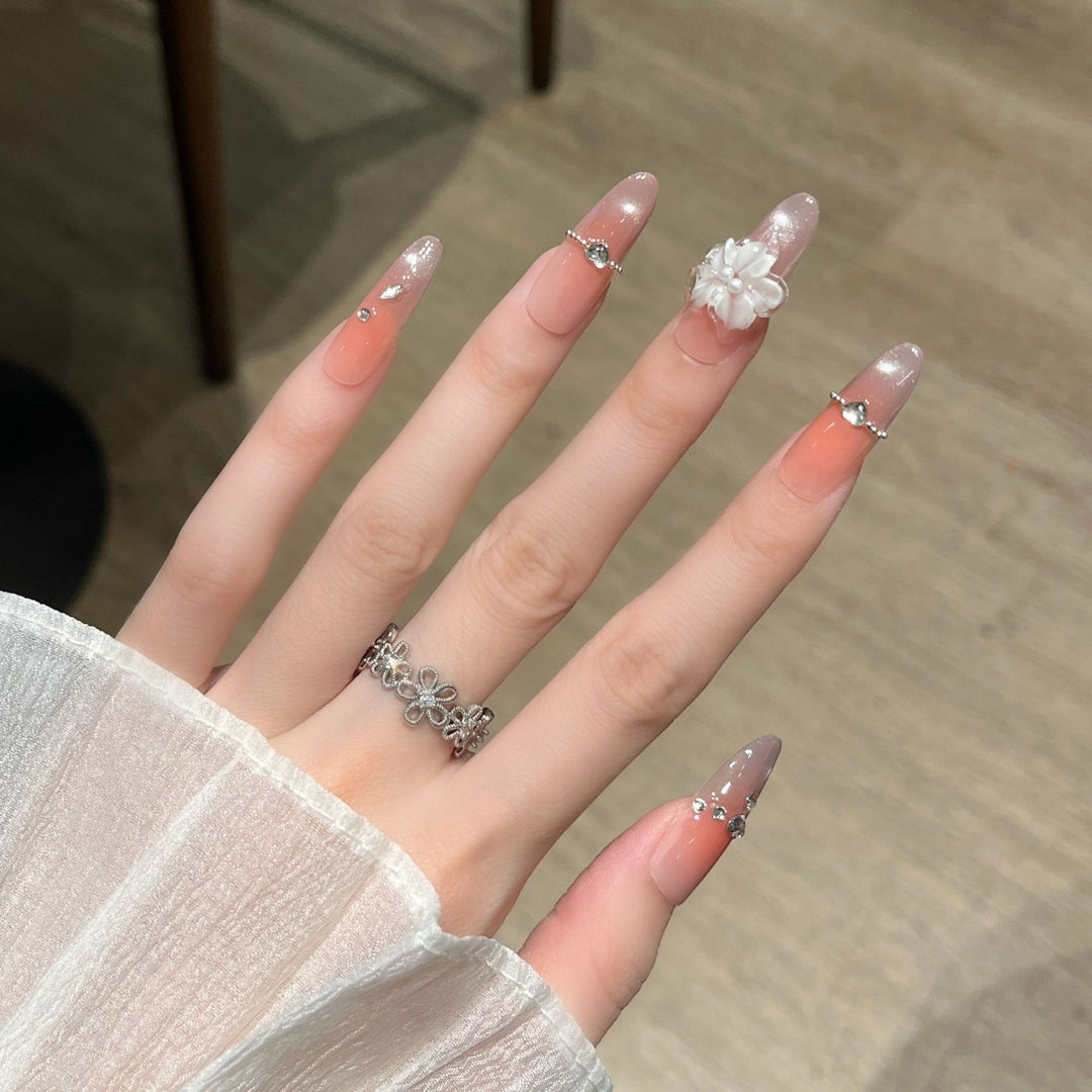 Elegante floral-verzierte Press-On Nagelkunst Karnz